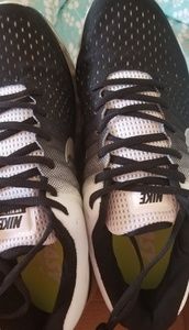 Brand New Men's Nike Air Max 2017, size 9.5